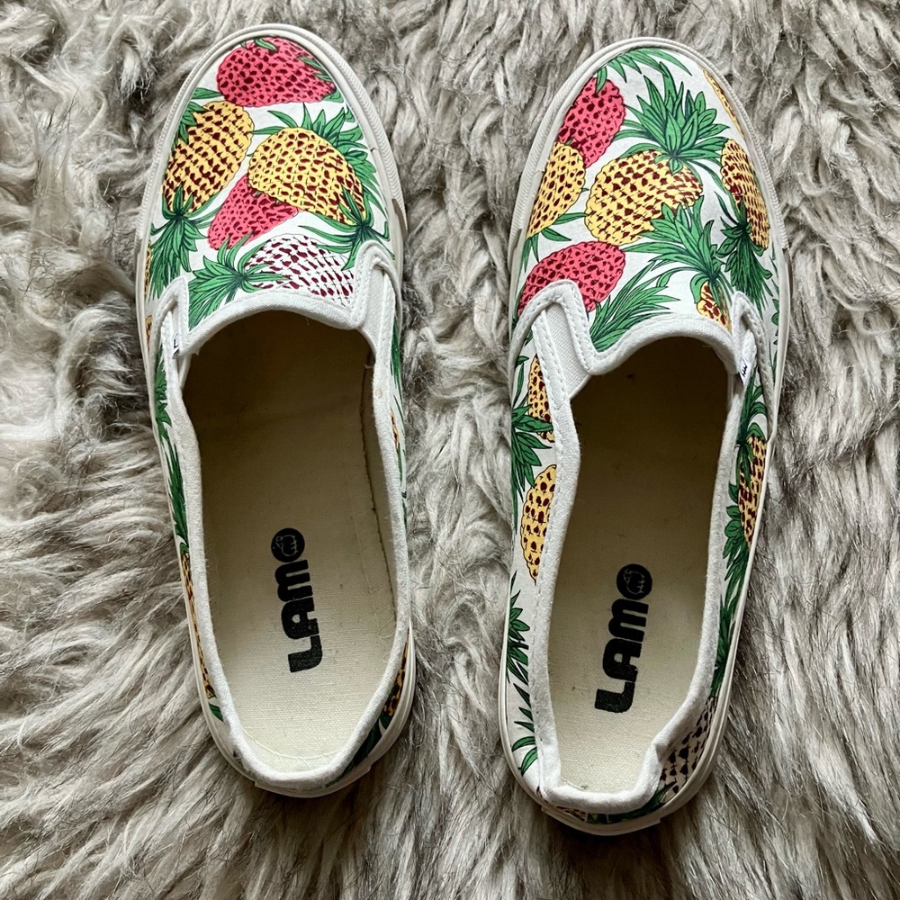Slip on canvas sneakers size 7.5 (NWOT)